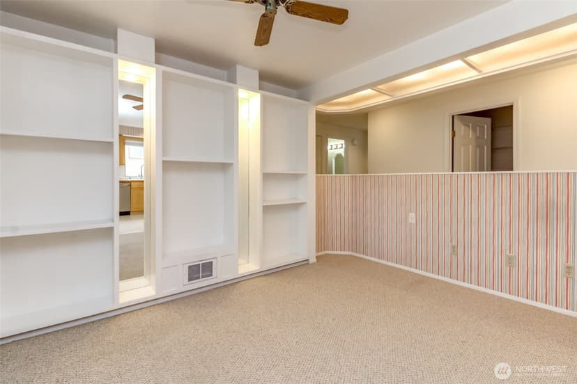 Property photo for 235 S 329th Lane, Federal Way photo 11