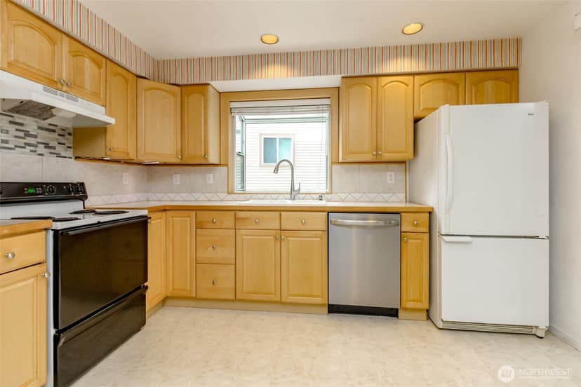 Property photo for 235 S 329th Lane, Federal Way photo 8