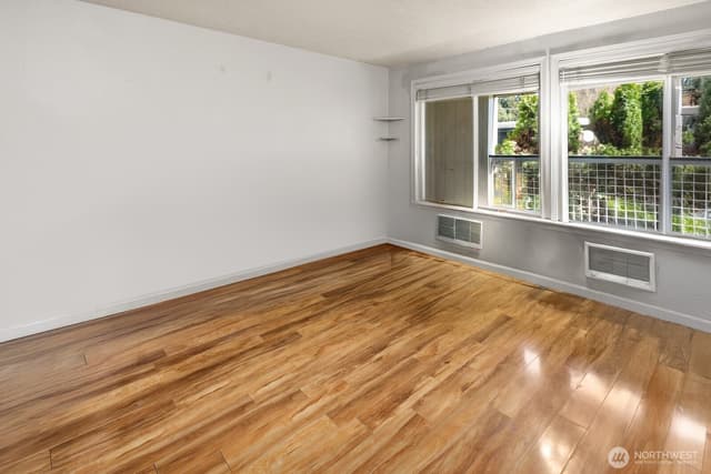 Property photo for 101 SW 119th Street #102, Burien photo 5