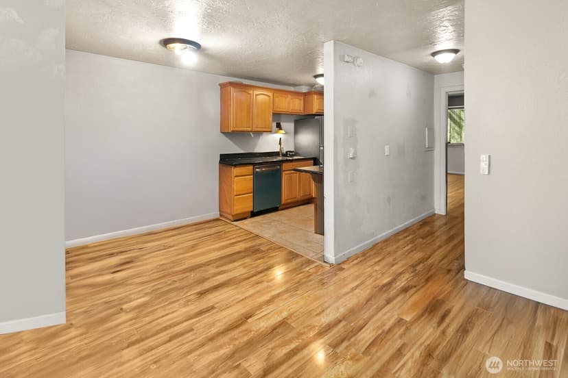 Property photo for 101 SW 119th Street #102, Burien photo 7