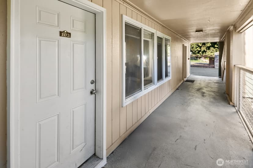 Property photo for 101 SW 119th Street #102, Burien photo 4