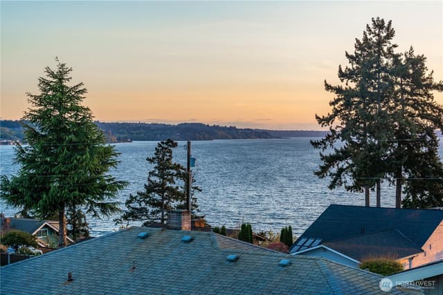 Property photo for 26445 Marine View Drive S, Des Moines