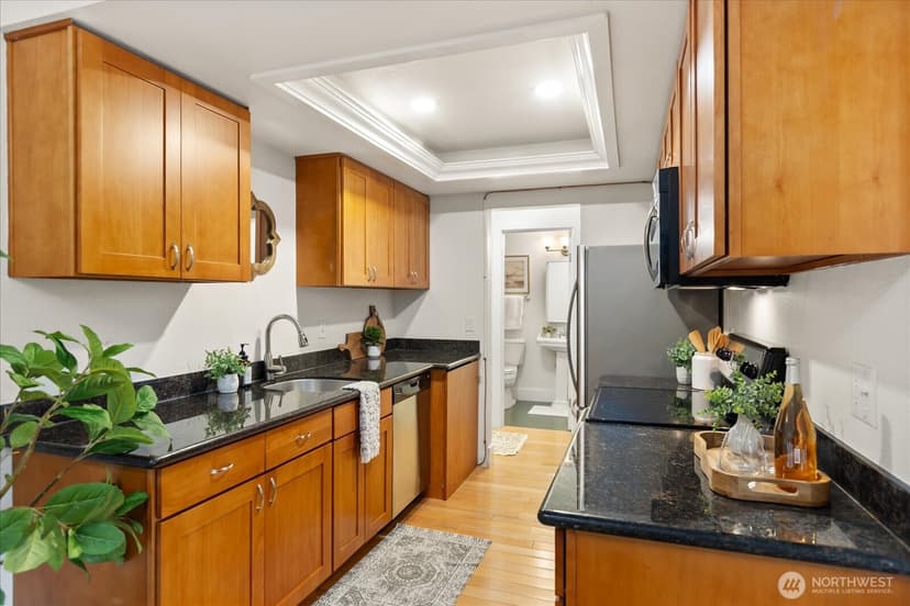Property photo for 12341 35th Avenue NE #405, Seattle photo 6