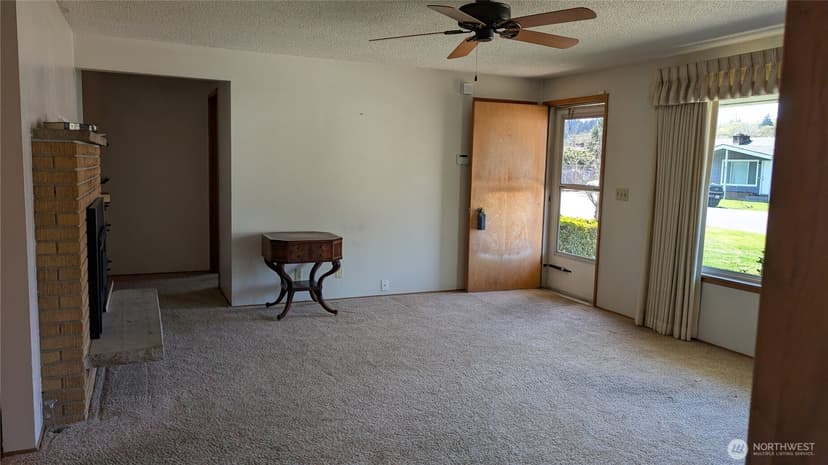 Property photo for 803 13th Street SW, Puyallup photo 6