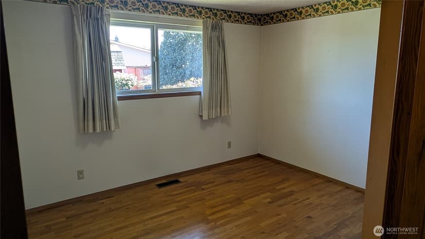 Property photo for 803 13th Street SW, Puyallup photo 14
