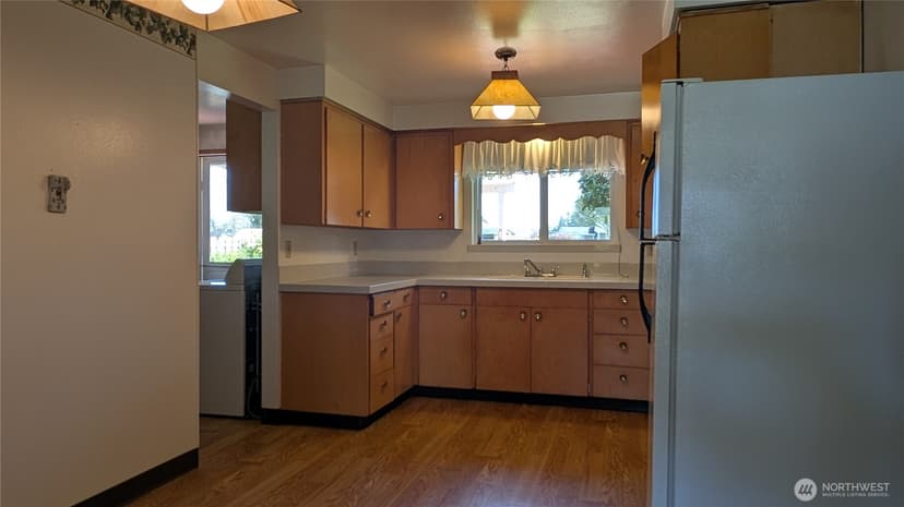 Property photo for 803 13th Street SW, Puyallup photo 8