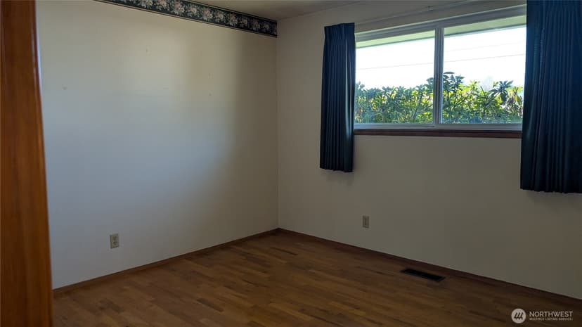 Property photo for 803 13th Street SW, Puyallup photo 16