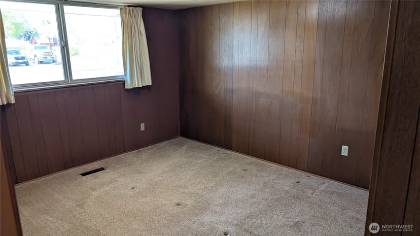 Property photo for 803 13th Street SW, Puyallup photo 12
