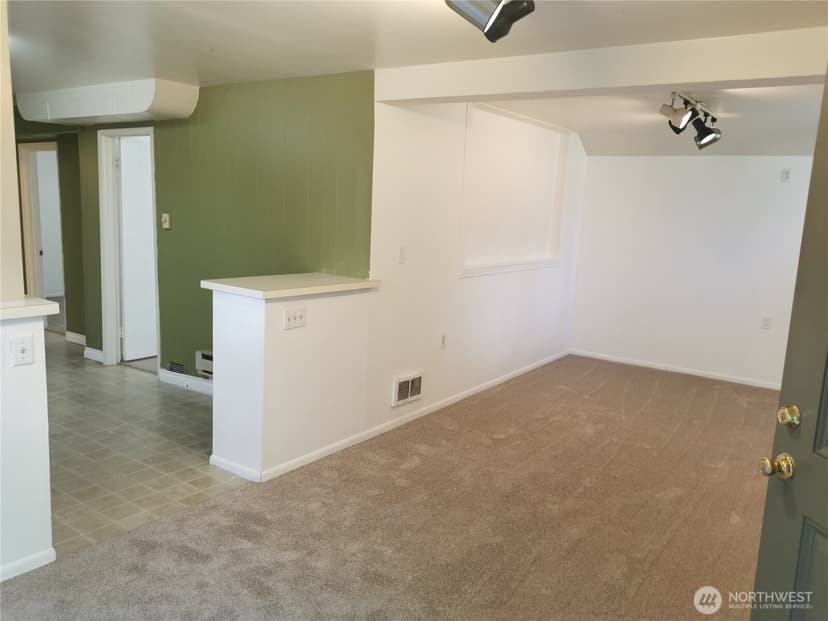 Property photo for 7822 NE Lake City Way NE, Seattle photo 16