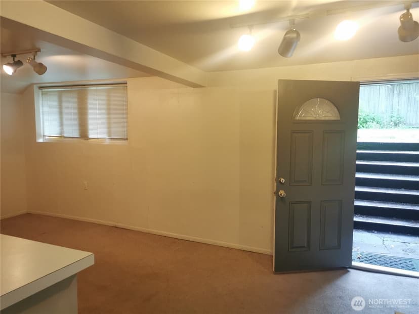 Property photo for 7822 NE Lake City Way NE, Seattle photo 13