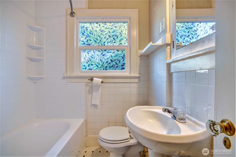 Property photo for 7822 NE Lake City Way NE, Seattle photo 15