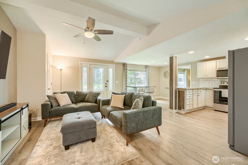Property photo for 21650 SE 267th Street, Maple Valley photo 6
