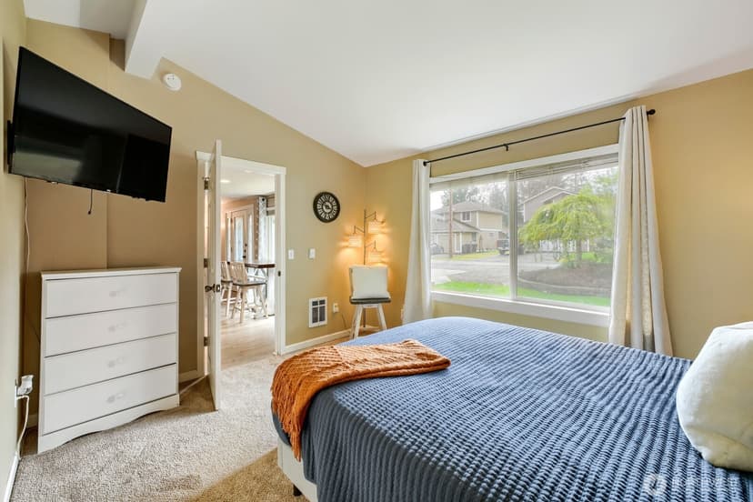 Property photo for 21650 SE 267th Street, Maple Valley photo 14
