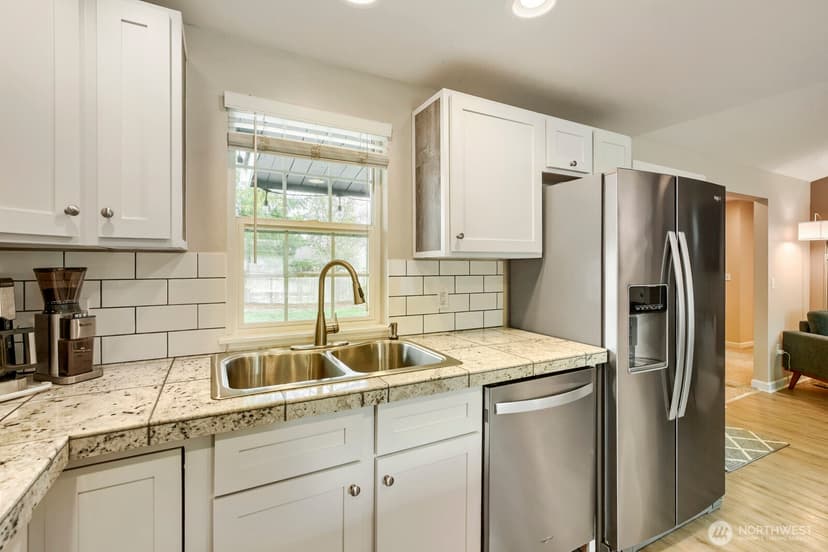 Property photo for 21650 SE 267th Street, Maple Valley photo 11