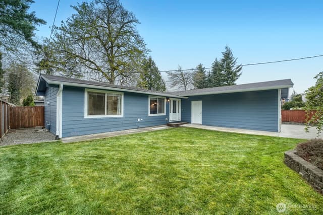 Property photo for 21650 SE 267th Street, Maple Valley photo 2