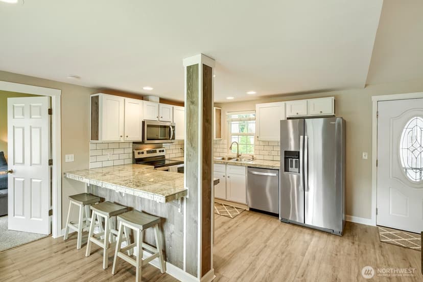 Property photo for 21650 SE 267th Street, Maple Valley photo 8