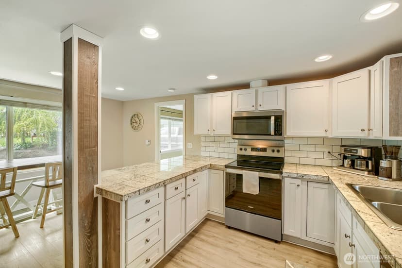 Property photo for 21650 SE 267th Street, Maple Valley photo 10