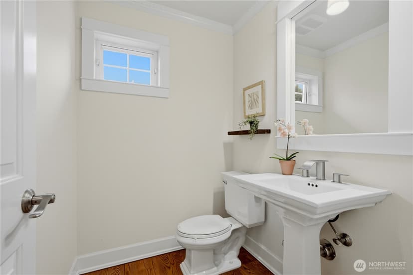 Property photo for 3813 23rd Avenue W, Seattle photo 20