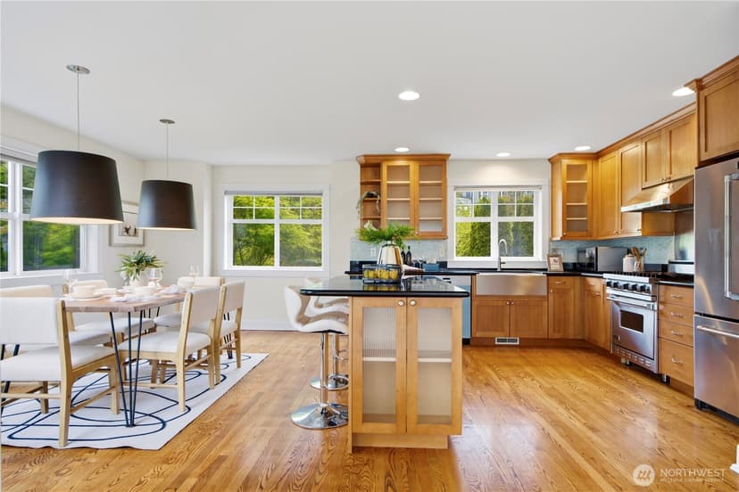 Property photo for 3813 23rd Avenue W, Seattle photo 8