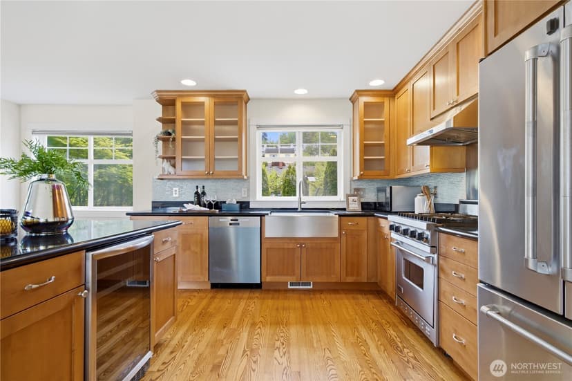Property photo for 3813 23rd Avenue W, Seattle photo 9