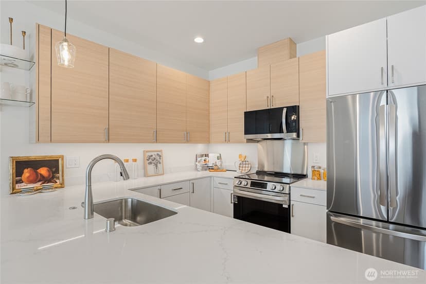 Property photo for 11231 Greenwood Avenue N #A, Seattle photo 8