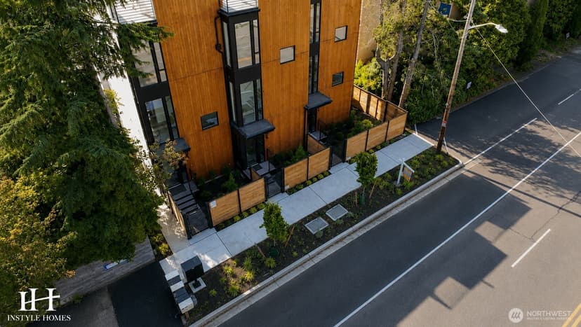 Property photo for 11231 Greenwood Avenue N #A, Seattle photo 2