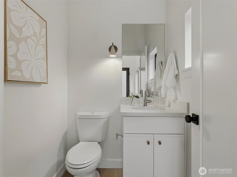 Property photo for 2806 W Dravus Street, Seattle photo 12