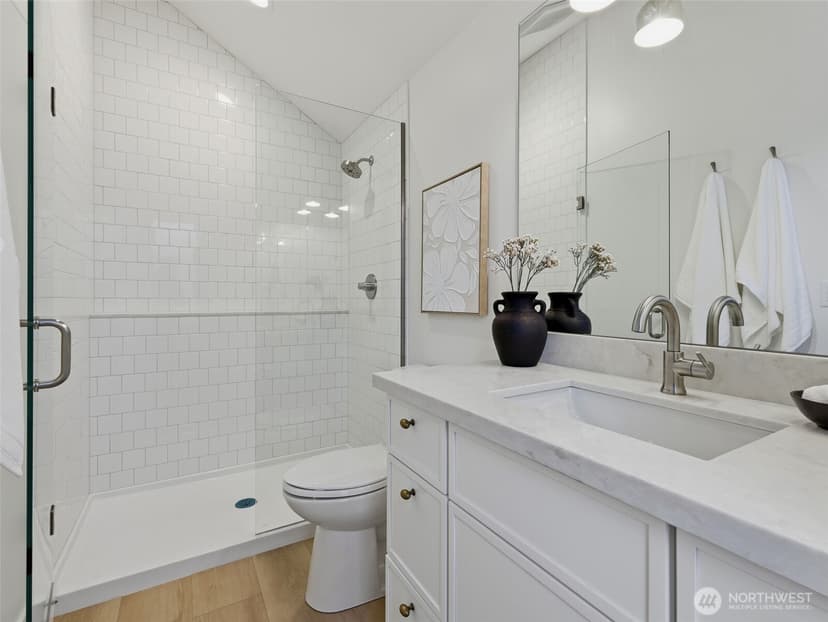 Property photo for 2806 W Dravus Street, Seattle photo 15