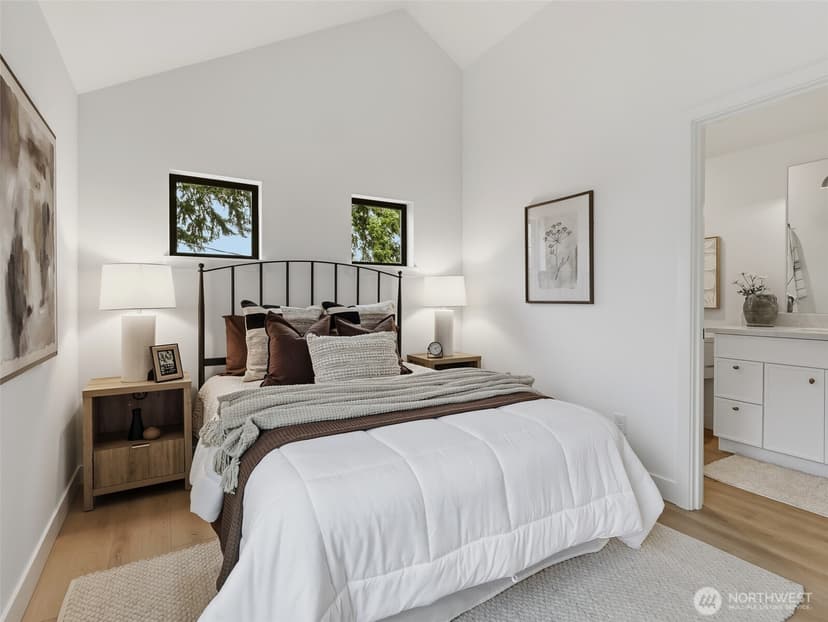 Property photo for 2806 W Dravus Street, Seattle photo 17