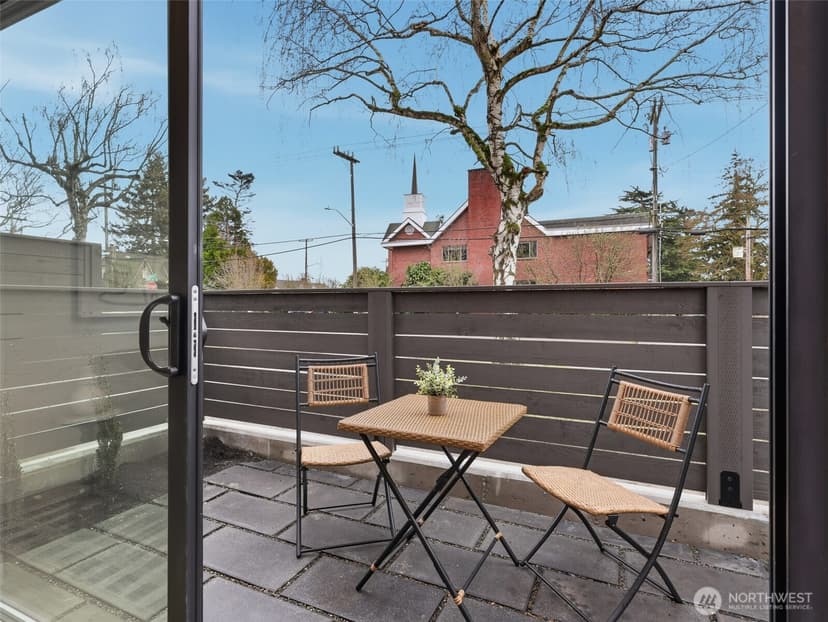 Property photo for 2806 W Dravus Street, Seattle photo 19