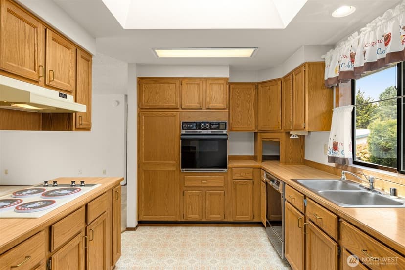 Property photo for 24124 8th Place W, Bothell photo 18