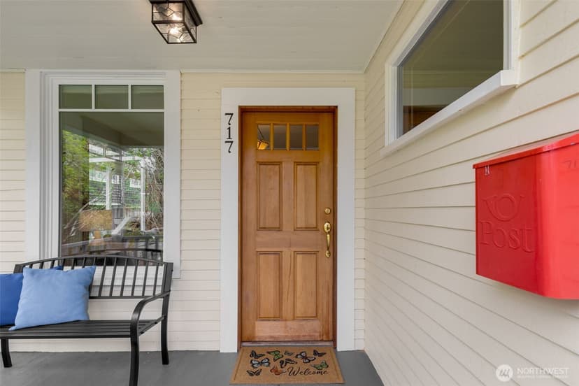 Property photo for 717 N 73rd Street, Seattle photo 3