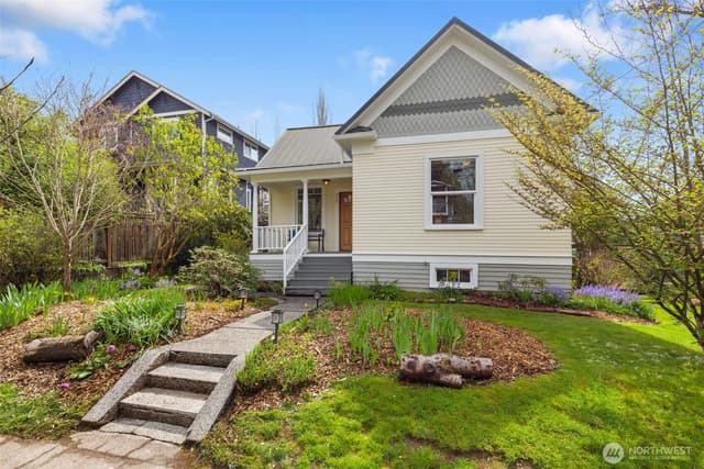 Property photo for 717 N 73rd Street, Seattle photo 2