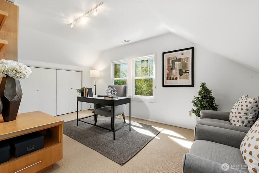 Property photo for 2514 Lake Park Drive S, Seattle photo 24