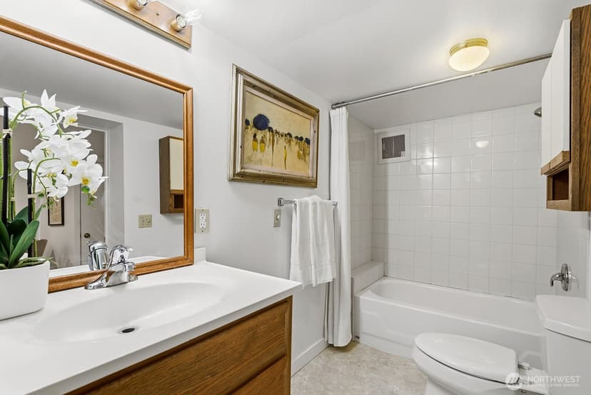 Property photo for 2514 Lake Park Drive S, Seattle photo 28