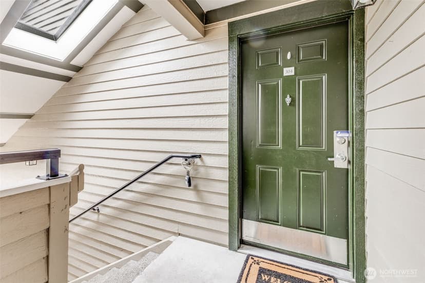 Property photo for 10619 SE 261st Place #E304, Kent photo 4