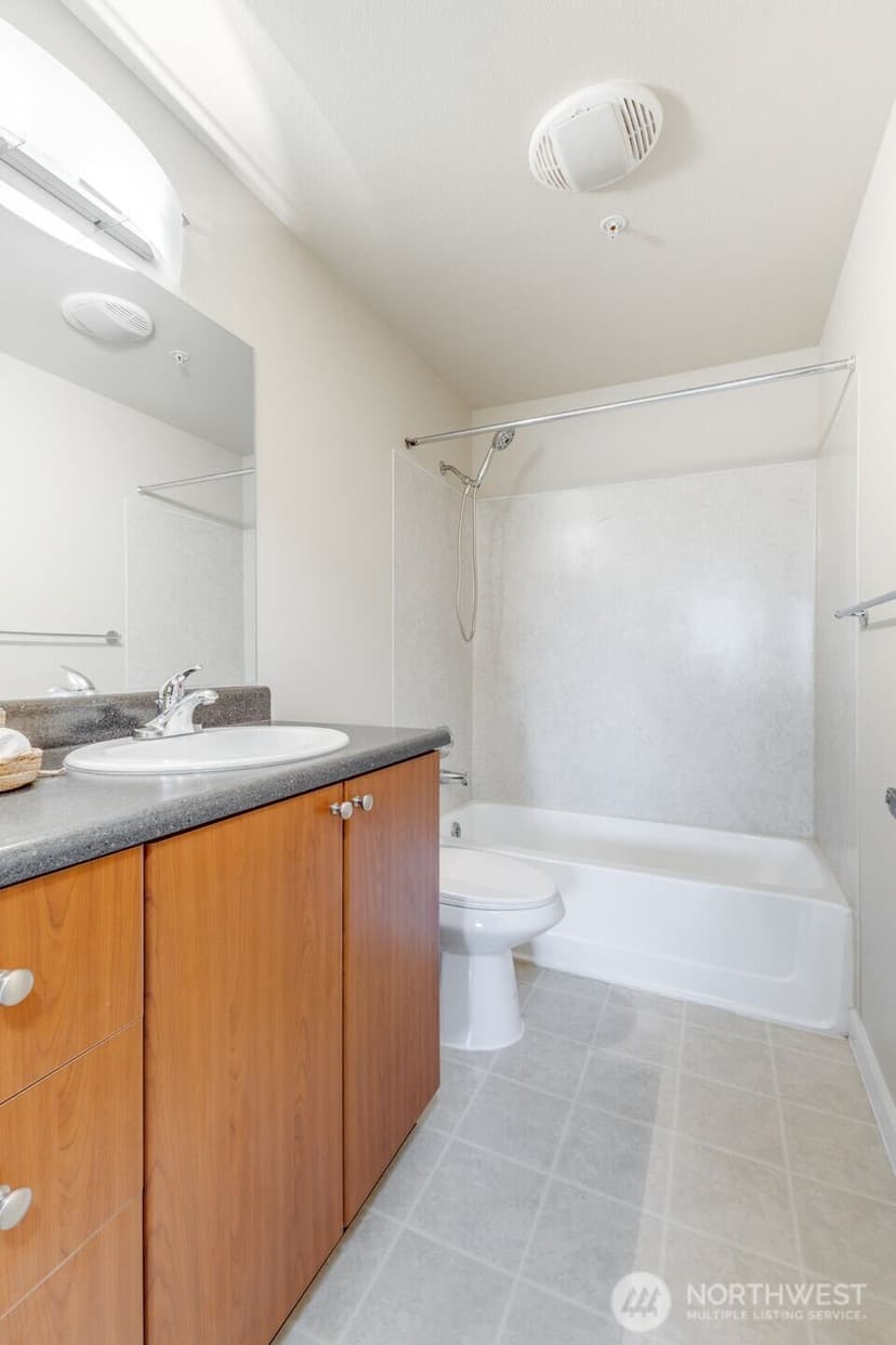 Property photo for 10619 SE 261st Place #E304, Kent photo 28