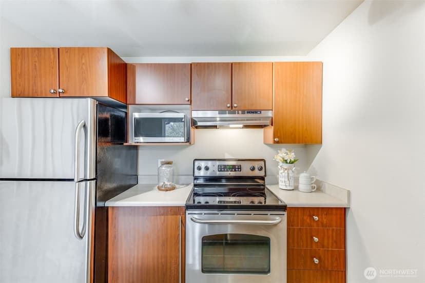 Property photo for 10619 SE 261st Place #E304, Kent photo 17