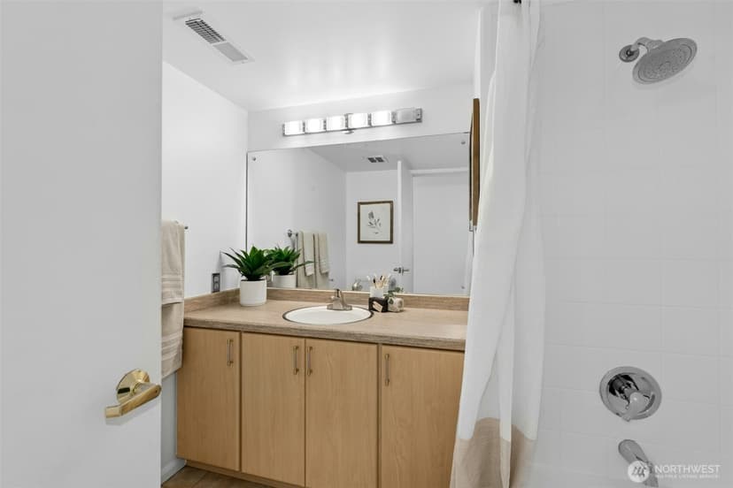 Property photo for 7237 NE 121st Place, Kirkland photo 28