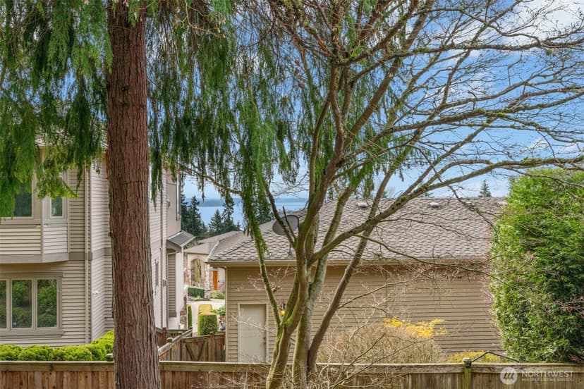 Property photo for 7237 NE 121st Place, Kirkland photo 31