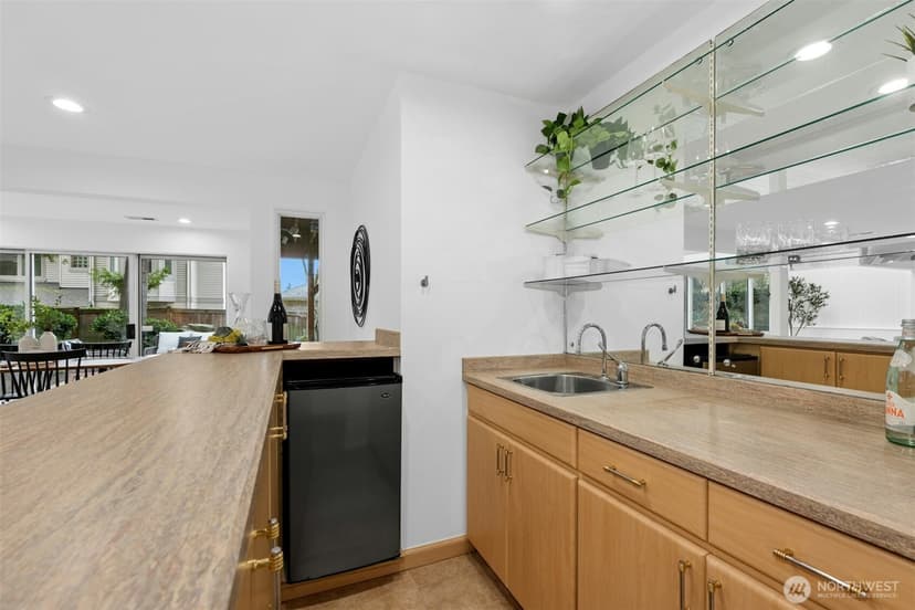 Property photo for 7237 NE 121st Place, Kirkland photo 24