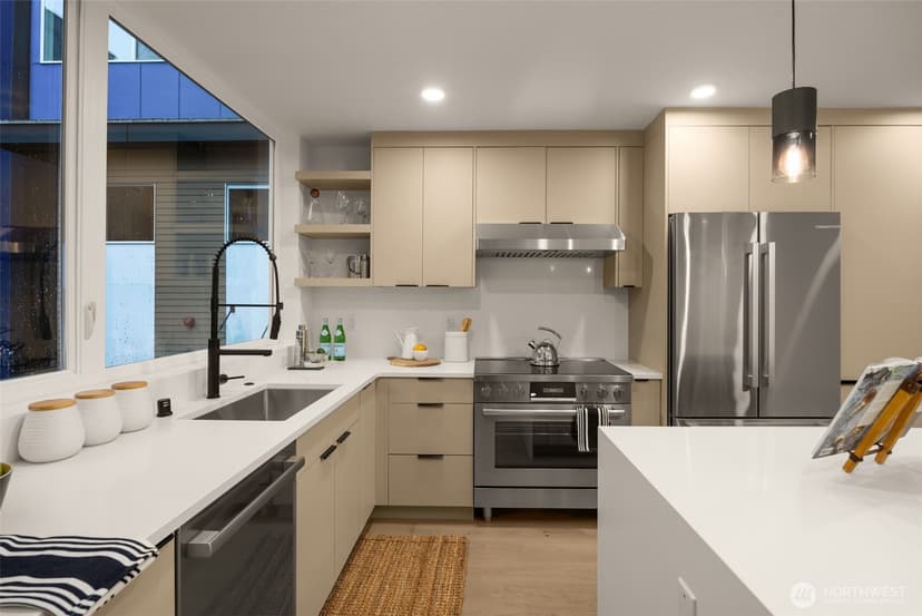 Property photo for 1315 E Denny Way, Seattle photo 11
