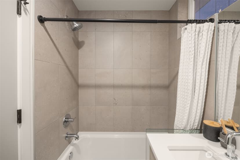 Property photo for 1319 E Denny Way, Seattle photo 24