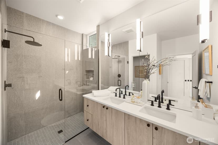 Property photo for 1319 E Denny Way, Seattle photo 18