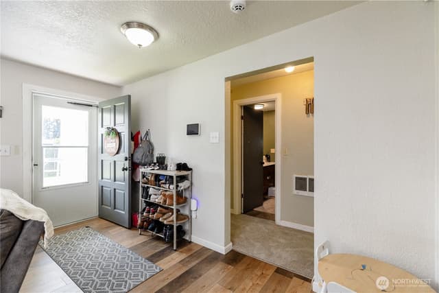 Property photo for 6515 Montclair Avenue SW, Lakewood photo 5