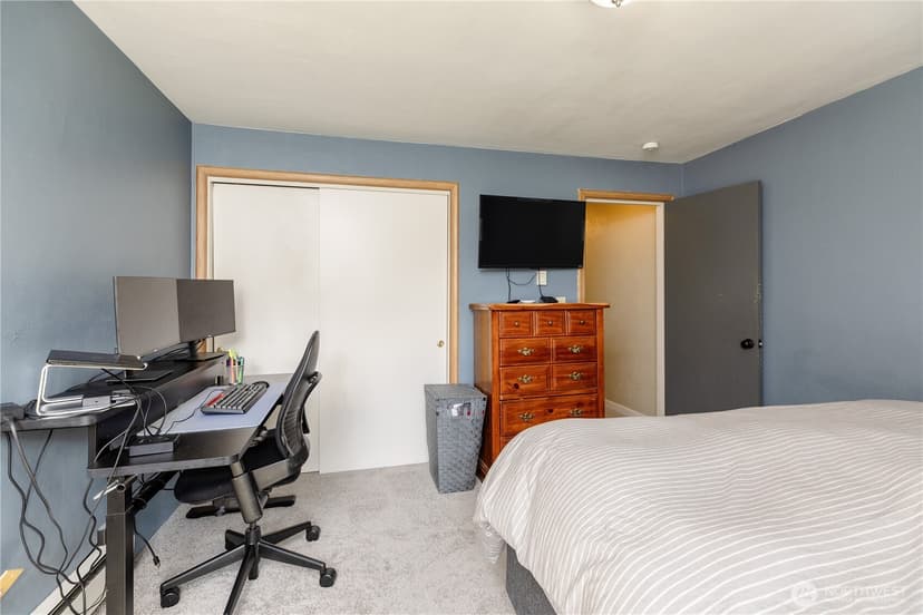 Property photo for 6515 Montclair Avenue SW, Lakewood photo 8