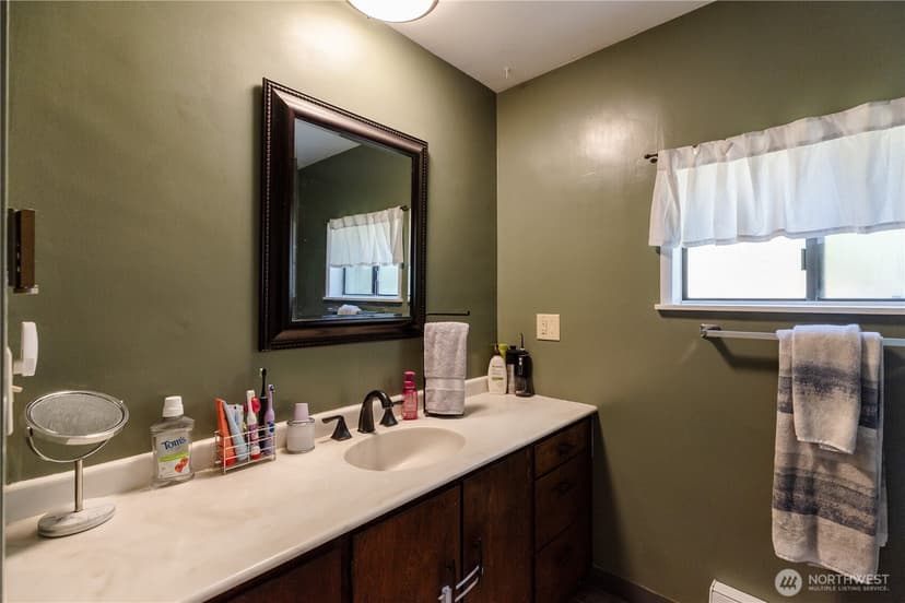 Property photo for 6515 Montclair Avenue SW, Lakewood photo 10