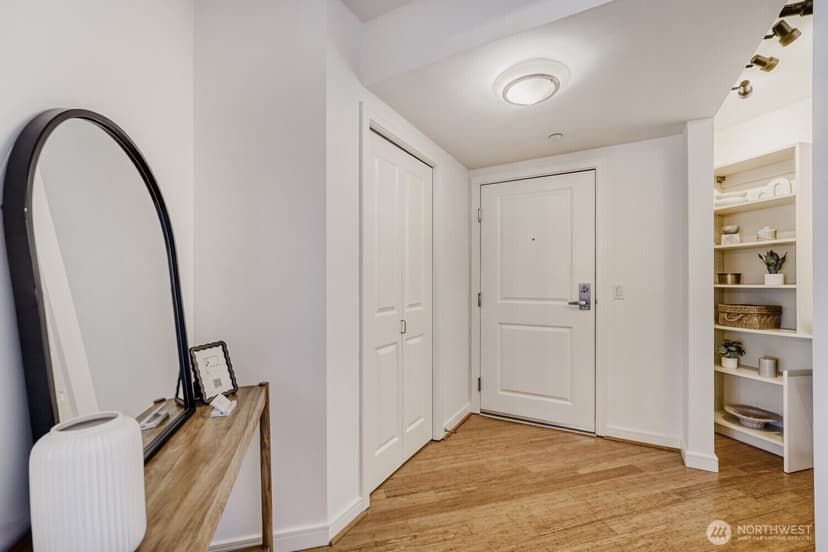 Property photo for 819 Virginia Street #2901, Seattle photo 2
