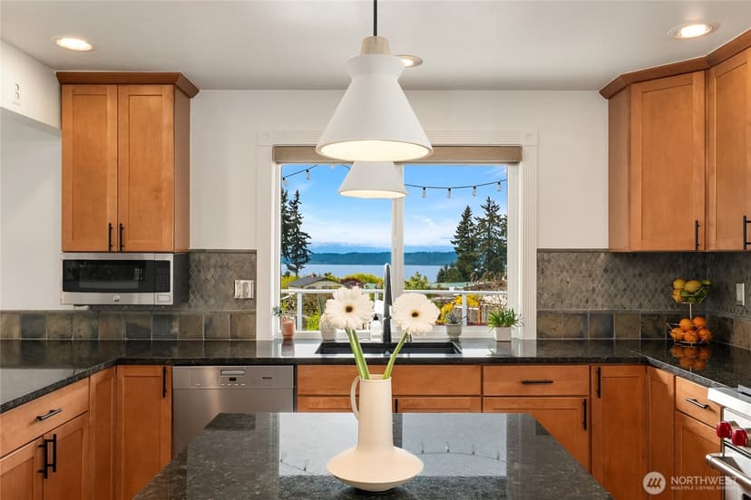 Property photo for 806 S 295th Place, Federal Way photo 7