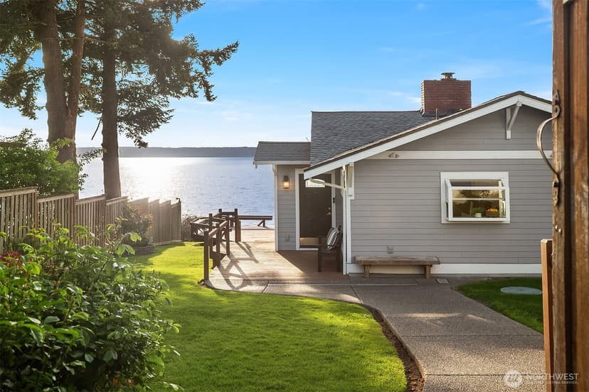 Property photo for 19312 Soundview Drive NW, Stanwood photo 15